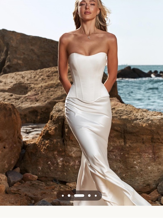 Dresses & Skirts - Strapless White Two-Piece Corset Wedding Dress